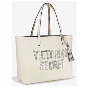 White Victoria’s Secret bag with VS logo